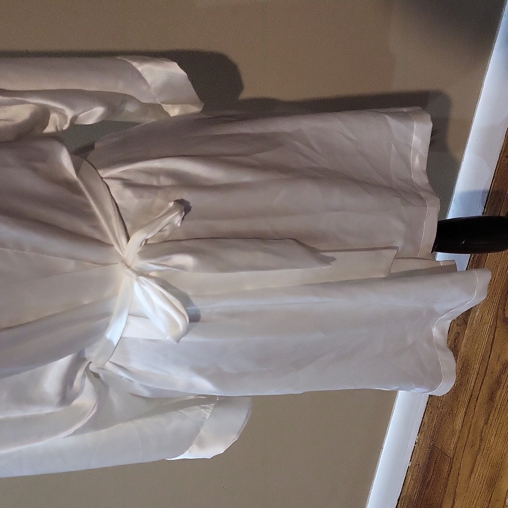 Victoria's Secret Bride Silk Robe - Picture 9 of 14